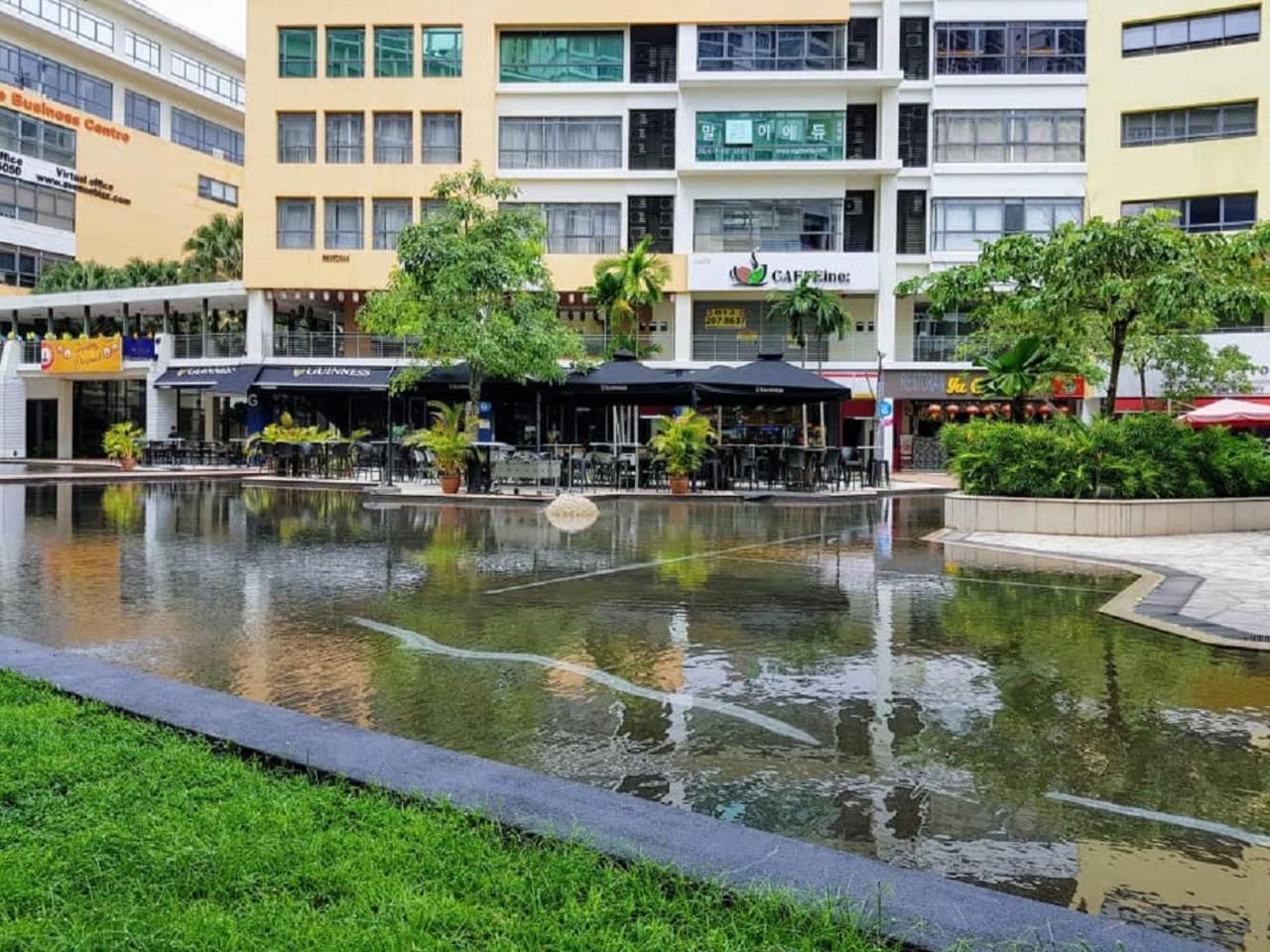 Puchong 8-12 Pax 5Min Lrt Cozy Apartment Ioi Mall Exterior photo