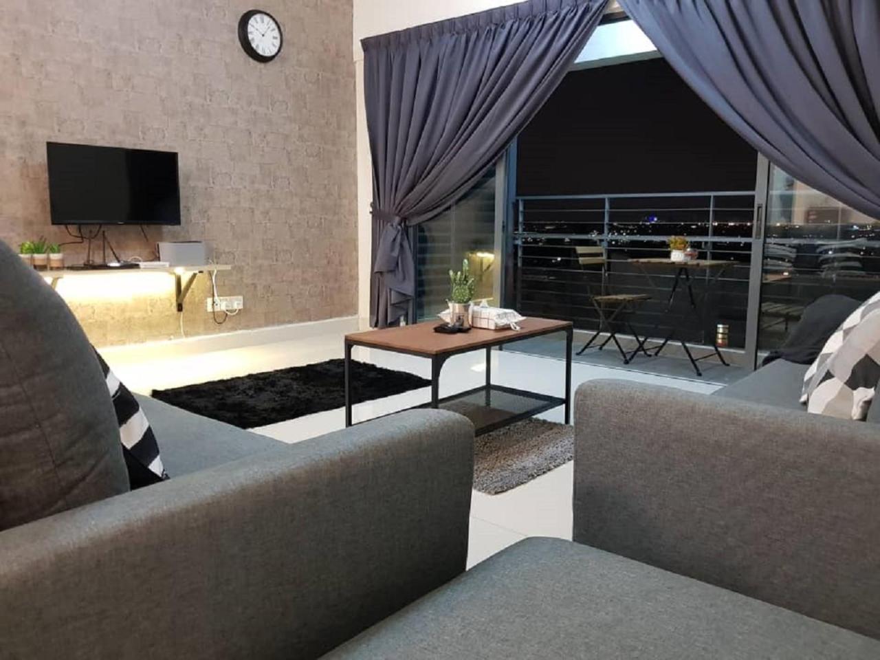 Puchong 8-12 Pax 5Min Lrt Cozy Apartment Ioi Mall Exterior photo